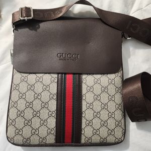 Crossbody Bag (not auth)
